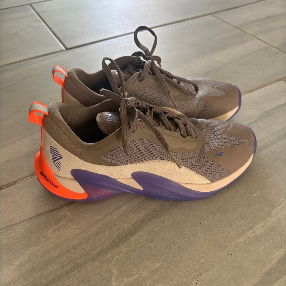Women's Athletic Shoes